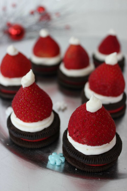 Santa Hats Made with Oreos and Strawberries