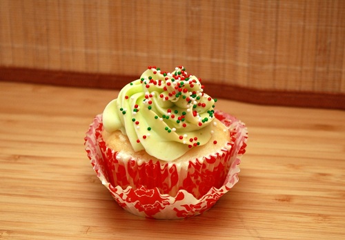 White Chocolate Holiday Cupcake