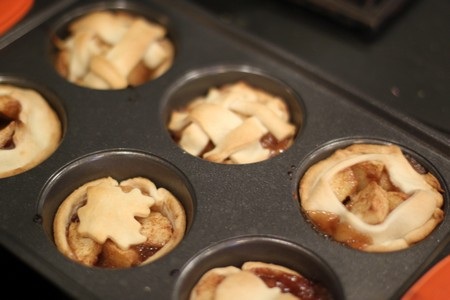 mini apple pies baked